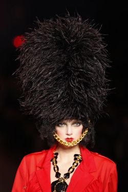 bearskin ss 09JohnGalliano_004.jpg